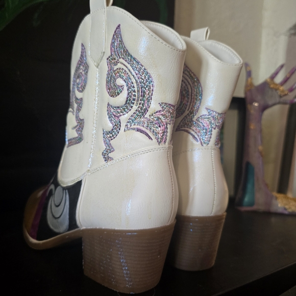 HANDCRAFTED Upcycle Cowgirl Boots HANDPAINTED Ankle Boots Block Heel Shoes 9.5 - Picture 15 of 16